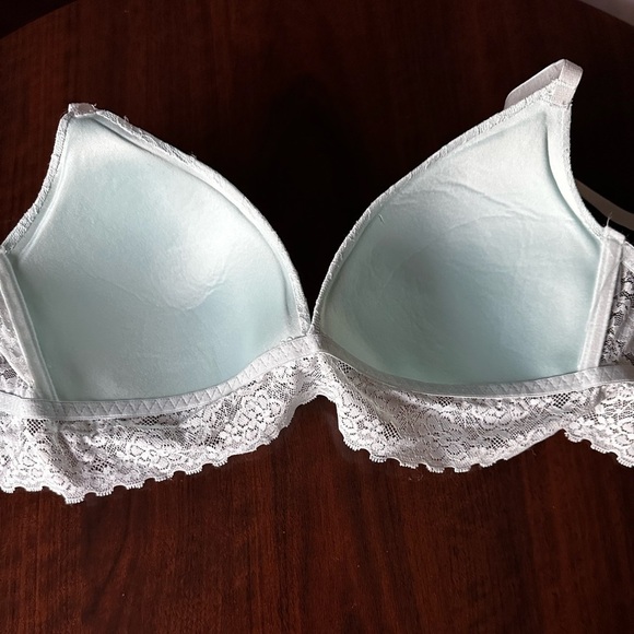 Jessica Simpson Wireless 38C Lace Contour Plunge Mint Green - Picture 3 of 10